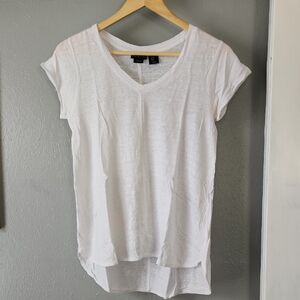 Tahari Classic White Short Sleeve Tee